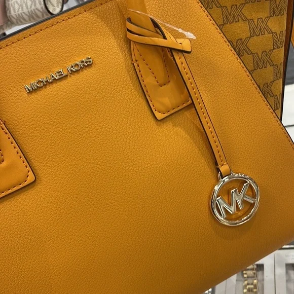 Michael Kors Avril Large Top Zip Satchel Shoulder Bag
Honeycomb - Picture 10 of 16